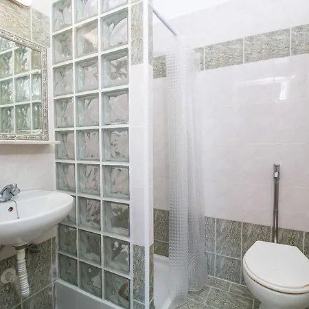 Mosaic Gardens Φαληράκι