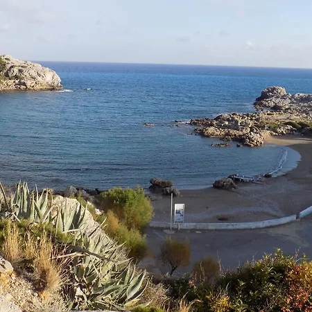 Mosaic Gardens فاليراكي