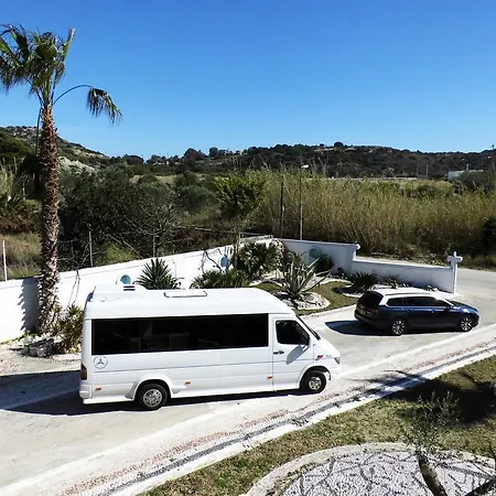 Mosaic Gardens * פליראקי